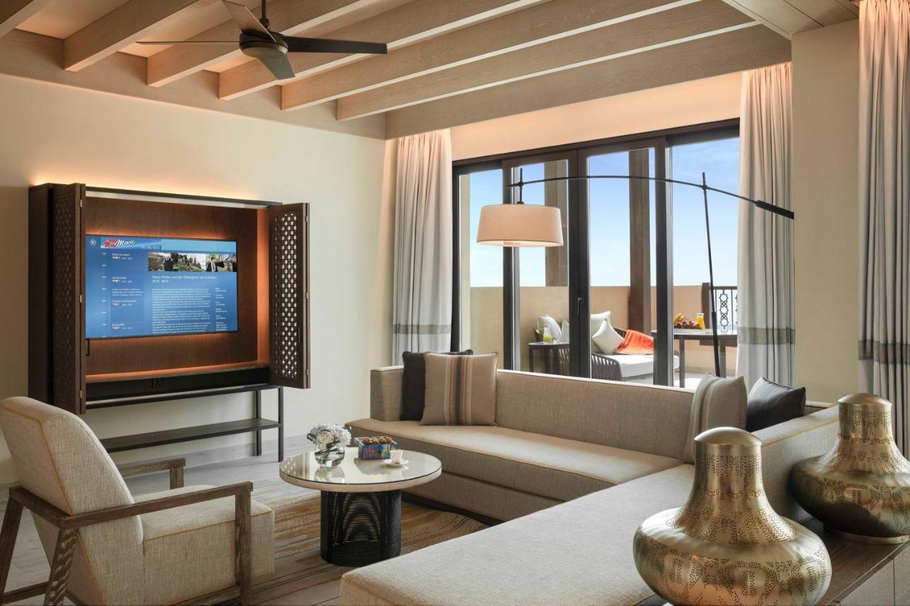 Saadiyat Rotana Resort And Villas Abu Zabi Zewnętrze zdjęcie A living room at the hotel