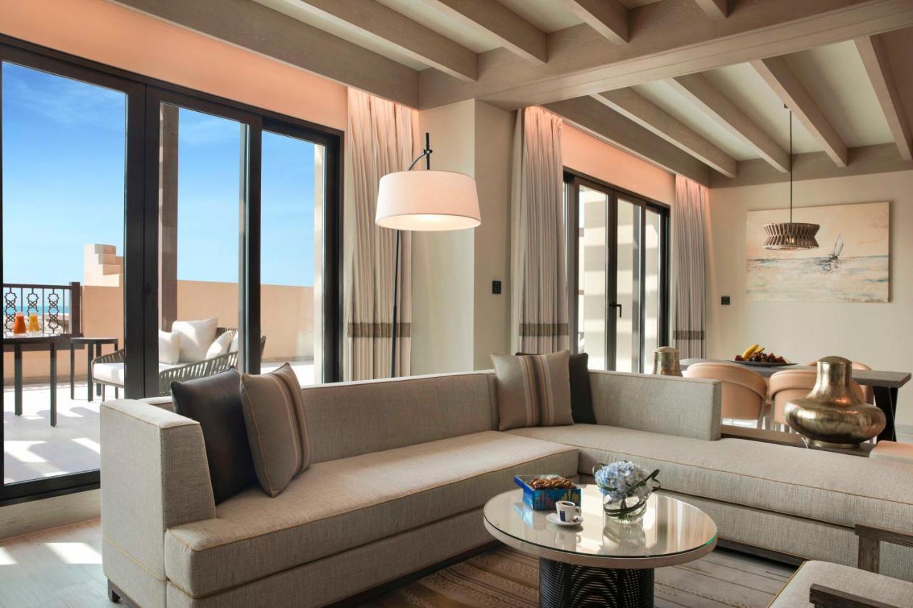 Saadiyat Rotana Resort And Villas Abu Zabi Zewnętrze zdjęcie A living room at the hotel