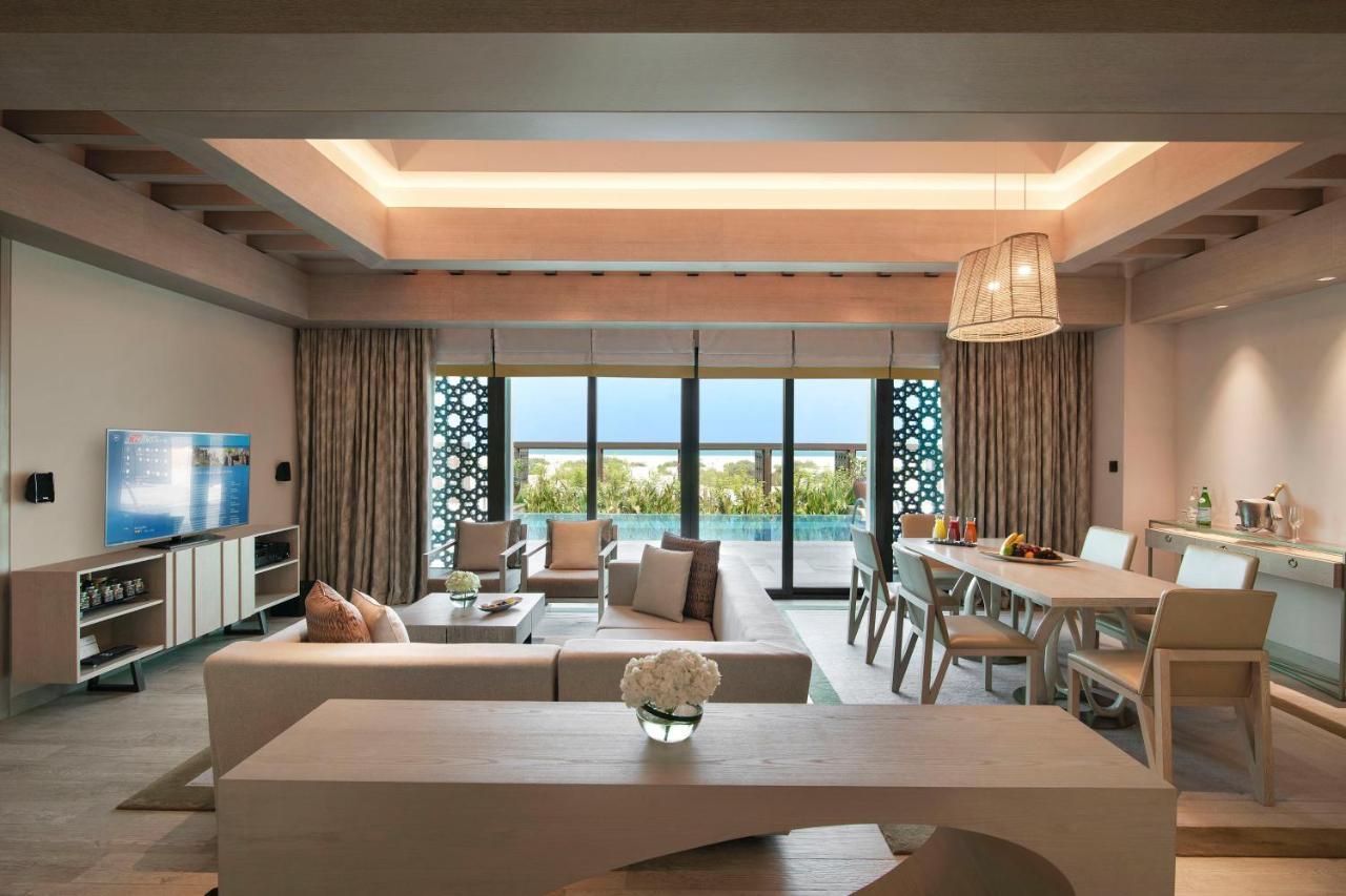 Saadiyat Rotana Resort And Villas Abu Zabi Zewnętrze zdjęcie A living room at the hotel